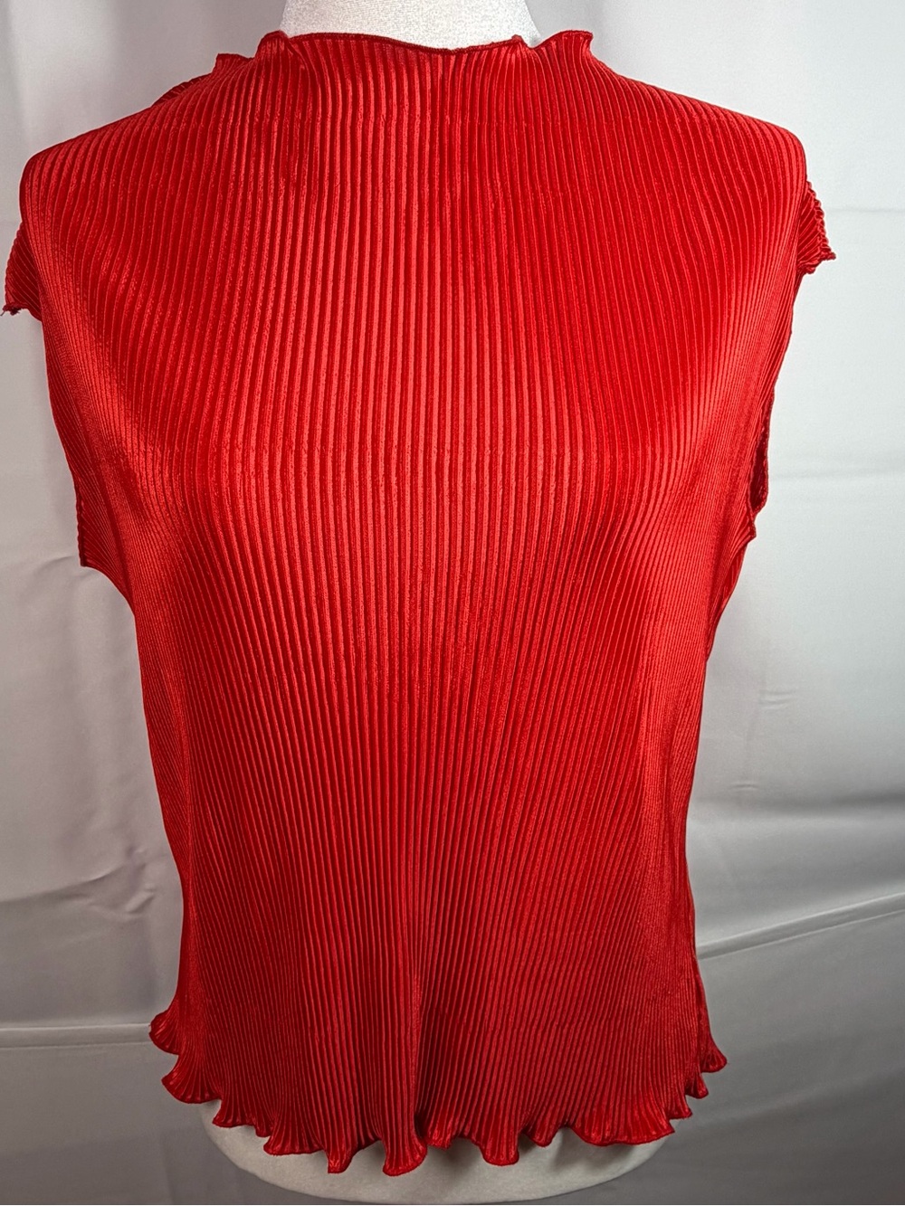The Vermont Country Store Red Pintuck Pleated Sleeveless Shirt Medium Timeless